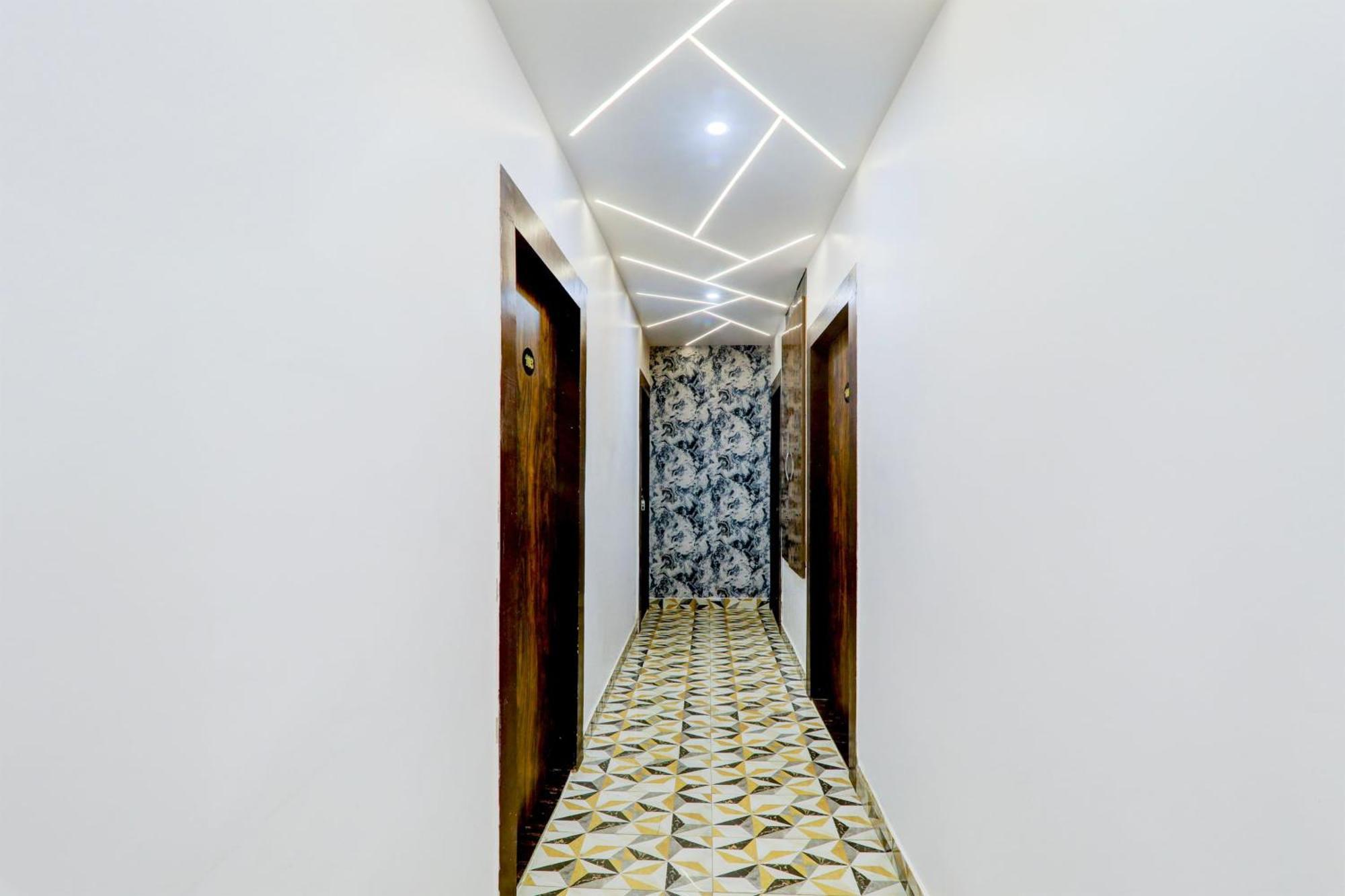 Super Townhouse Shaheed Path Near Ambedkar University Formerly Kings Paradise Bijnaur Экстерьер фото